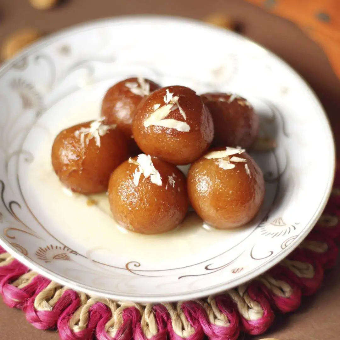 Gulab-Jamun